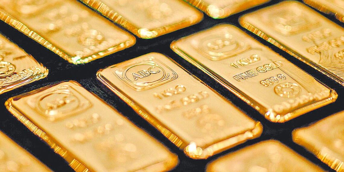 Oro a la baja en medio de preocupación por elevada inflación