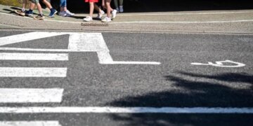 Un padre de familia, acusado de violar a 34 niños de entre 3 y 9 años que iban a su casa a jugar con sus hijos