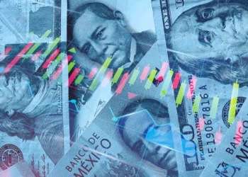 Peso mexicano retrocede frente al dólar, pero cierra semana positiva