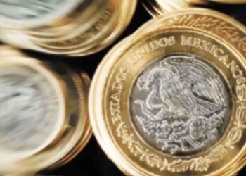 Peso mexicano revierte caída frente al dólar en mercado atento a la visita de Trump a China