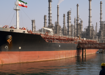 Petróleo iraní en refinerías chinas: el circuito clandestino que genera USD 31 mil millones anuales al régimen de Teherán