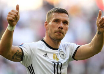 Podolski 'cuelga las botas' a los 40 años
