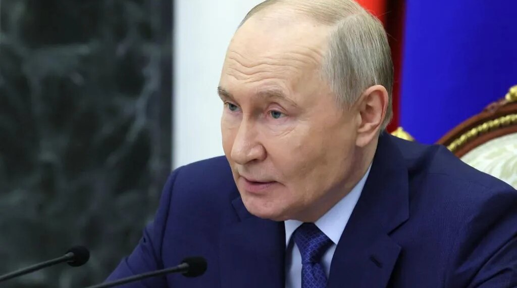Putin anuncia una visita al presidente chino Xi Jinping apenas unos días después del viaje de Trump a Pekín