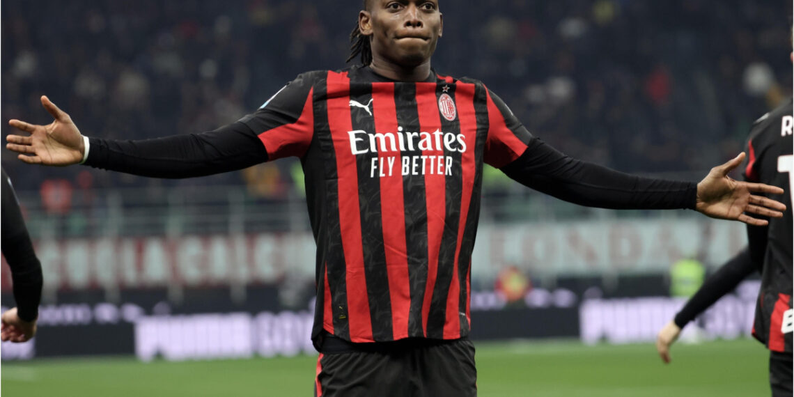 Rafael Leao anuncia que deja el Milan