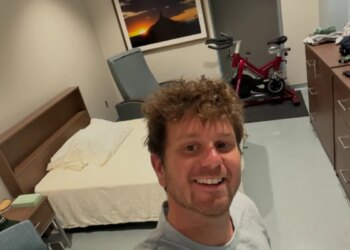 Jake Rosmarin, el influencer que retransmitió al mundo el viaje del MV Hondius y ahora documenta la cuarentena