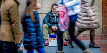 Ni vagos ni alcohólicos: un estudio pionero en República Checa demuestra que los sintecho salen de la calle si reciben ayuda