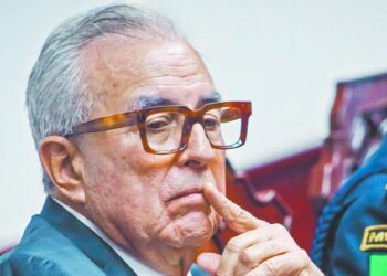 Sistema financiero bloquea recursos a Rocha Moya y su hijo