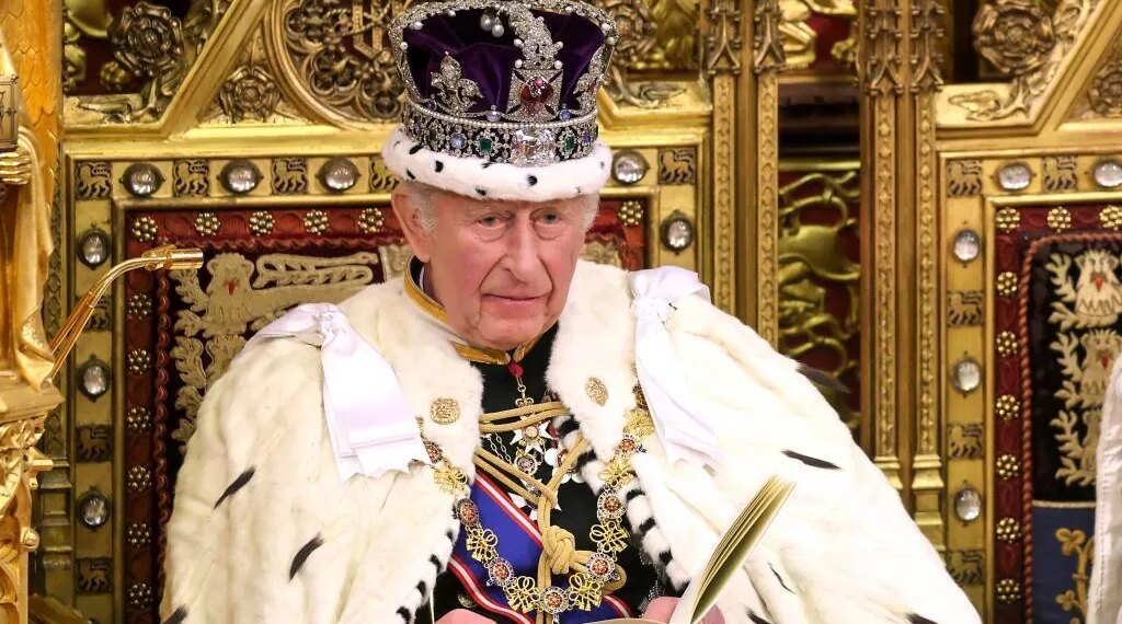 Starmer pone en una situación embarazosa al rey Carlos III por interés político, aunque el tiro le sale por la culata