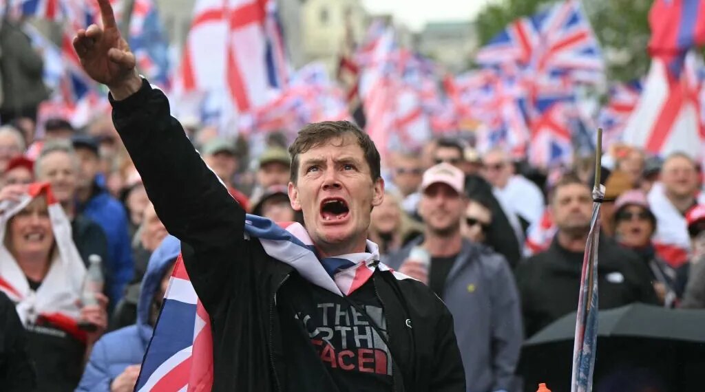 Streeting pide la vuelta de Reino Unido a la Unión Europea, mientras ultras de derecha e izquierda se enfrentan en Londres
