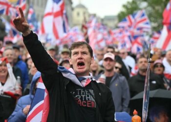 Streeting pide la vuelta de Reino Unido a la Unión Europea, mientras ultras de derecha e izquierda se enfrentan en Londres