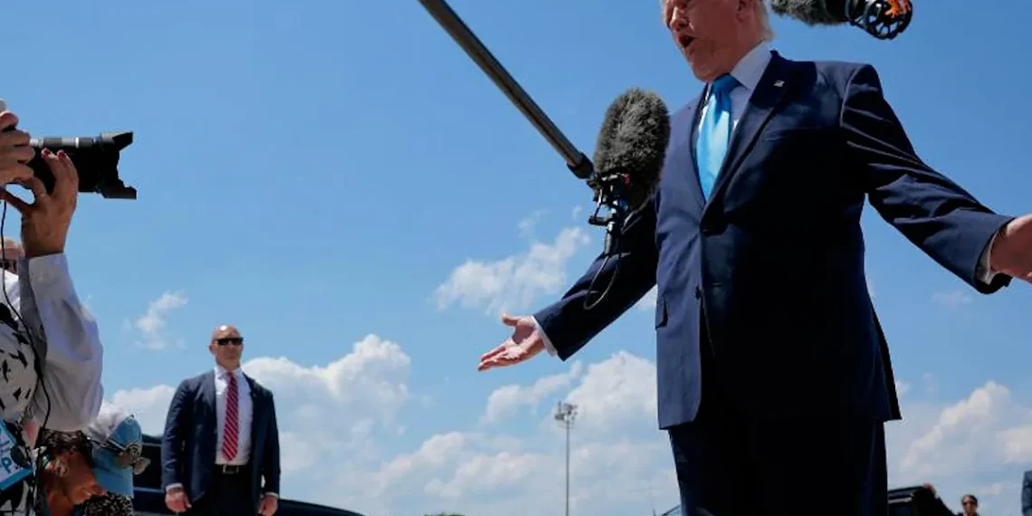 Trump celebra la acusación contra Castro: "No habrá escalada, no será necesario, Cuba se cae a cachos"