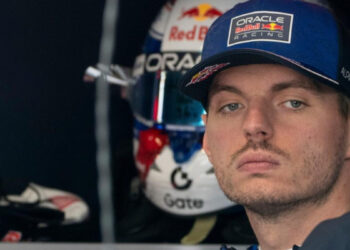 Verstappen vuelve a frustrarse