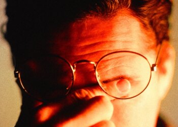 Is It Ever Okay to Wear Glasses If You Don’t Actually Need Them?