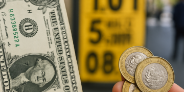 Peso mexicano avanza levemente frente al dólar ante panorama de tasas en México y EU