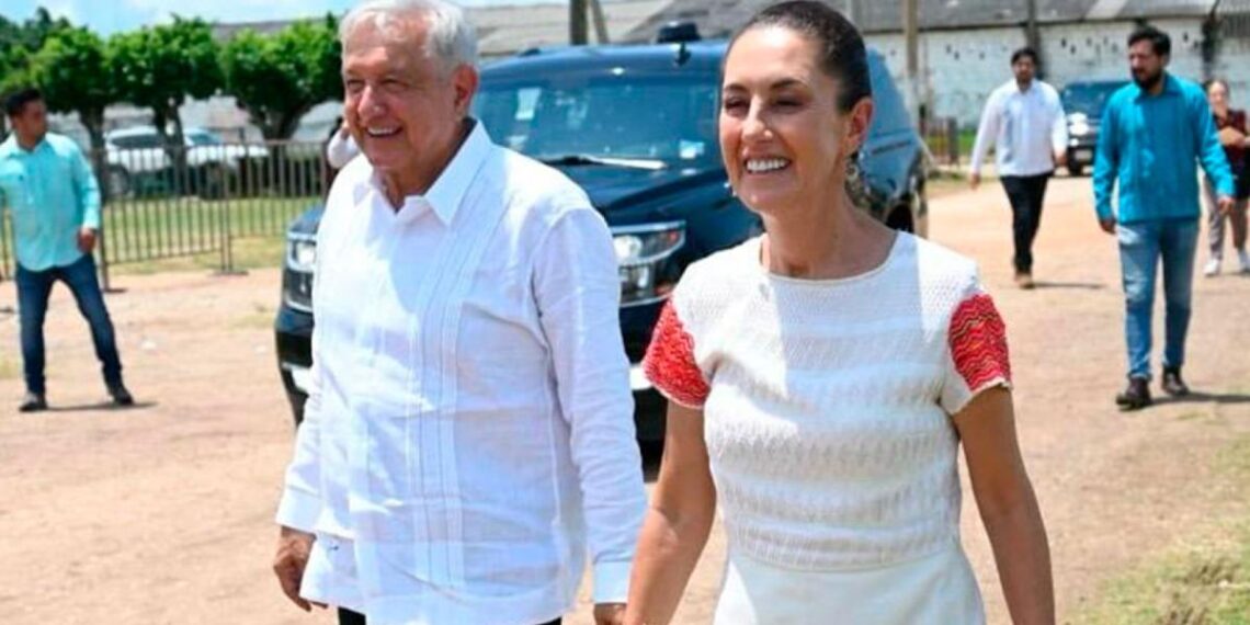 AMLO muestra su respaldo a la presidenta Sheinbaum y acusa a EU de buscar debilitar a Morena