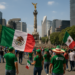 Llegan aficionados al Ángel para apoyar a México