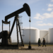 El precio del petróleo subió pero cerró la semana con una caída del 8%