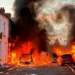 Belfast arde por segundo día en una violenta oleada anti inmigración instigada por grupos ultras