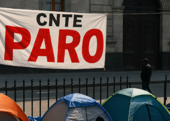 CNTE mantiene huelga tras reunión en Segob