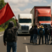 Secuestra CNTE camiones con todo y choferes