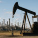 El precio del petróleo cayó y el Brent marcó su nivel más bajo desde abril