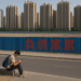 China exporta mucho, consume poco y envejece: cómo la deuda local y el desempleo juvenil limitan los planes de Xi Jinping