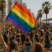 Una multitud se congregó en las calles de Tel Aviv en el regreso del desfile del orgullo LGTBI tras dos años de suspensión
