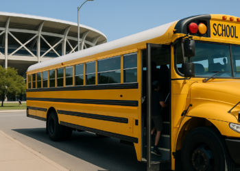 Así se va al estadio en Miami... ¡en autobús escolar!