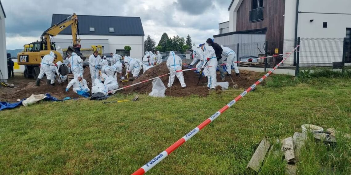 Hallan 34 fetos enterrados en una propiedad de Polonia y arrestan a una médica
