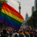 Marchan por orgullo LGBT+ desde el Ángel hacia Zócalo