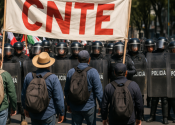 Frena cerco policiaco marcha de la CNTE