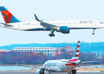 Llegadas aéreas de extranjeros desde EU caen por primera vez desde 2021