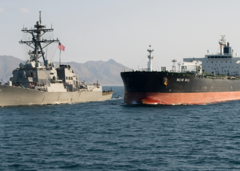 El Ejército de Estados Unidos desvió 152 buques comerciales desde el inicio del bloqueo a los puertos iraníes en Ormuz