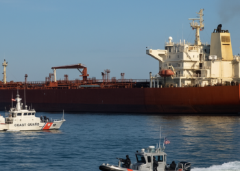 Estados Unidos neutralizó un tercer petrolero comercial que intentaba eludir el bloqueo a los puertos iraníes