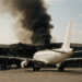 Así quedó el aeropuerto de Kuwait tras el ataque iraní con drones y misiles que dejó al menos un muerto