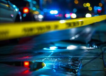Habría sufrido acoso escolar: entró a clase con un cuchillo de 13 centímetros e hirió a dos compañeros de 14 años y al profesor que intentó protegerlos
