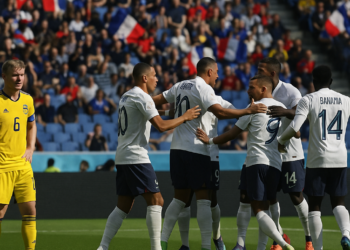 Francia se mete a Octavos de Final tras golear a Suecia