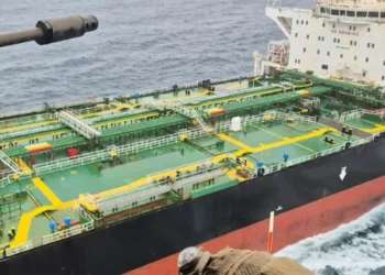 Francia intercepta un nuevo petrolero ruso bajo sanciones internacionales