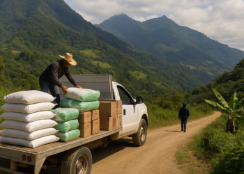 ​Gobierno de Puebla despliega maquinaria y apoyos sociales para atender emergencia en la Sierra Negra
