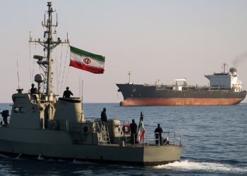 Irán amenazó a los buques que no respeten sus reglas en el estrecho de Ormuz: “Conducirá a situaciones más complejas”