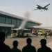 El régimen de Irán atacó con drones el Aeropuerto Internacional de Kuwait y dejó a varias personas heridas