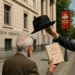 Un emocionado José Sacristán entrega el sombrero de su abuelo y ‘El Quijote’ de su padre como legado al Instituto Cervantes | Cultura