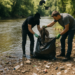 Limpió un río contaminado, retiró 200 bolsas de basura y podría enfrentar hasta dos años de prisión