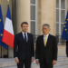 Macron extiende la alfombra roja al excéntrico rey Rama X de Tailandia, deseoso de venderle aviones de Airbus