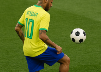 Neymar debuta en su cuarto Mundial