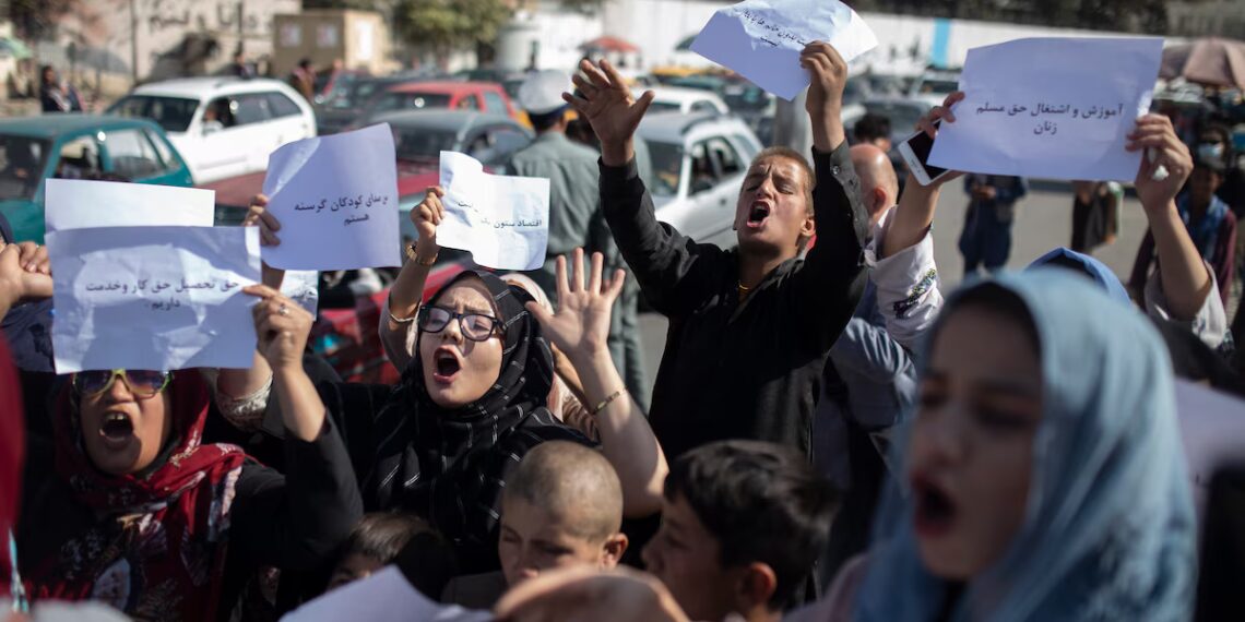 La ONU reportó al menos un muerto en la represión de una protesta por arrestos de mujeres en Afganistán