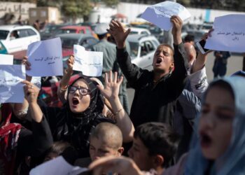 La ONU reportó al menos un muerto en la represión de una protesta por arrestos de mujeres en Afganistán
