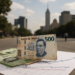 Peso mexicano inicia la semana con ligero avance; mercado espera datos clave de inflación