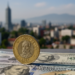 Peso avanza mientras sigue la tensión en Oriente Medio