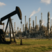 Petróleo cae más de un 2% a mínimo de tres meses; mercados valoran acuerdo de paz EU-Irán